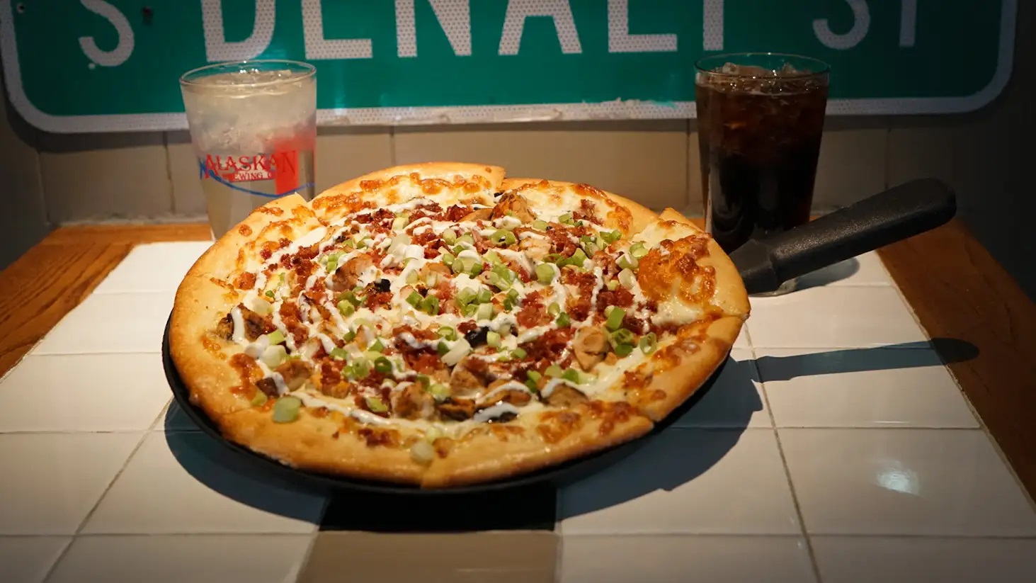 Local's Pub & Pizzeria