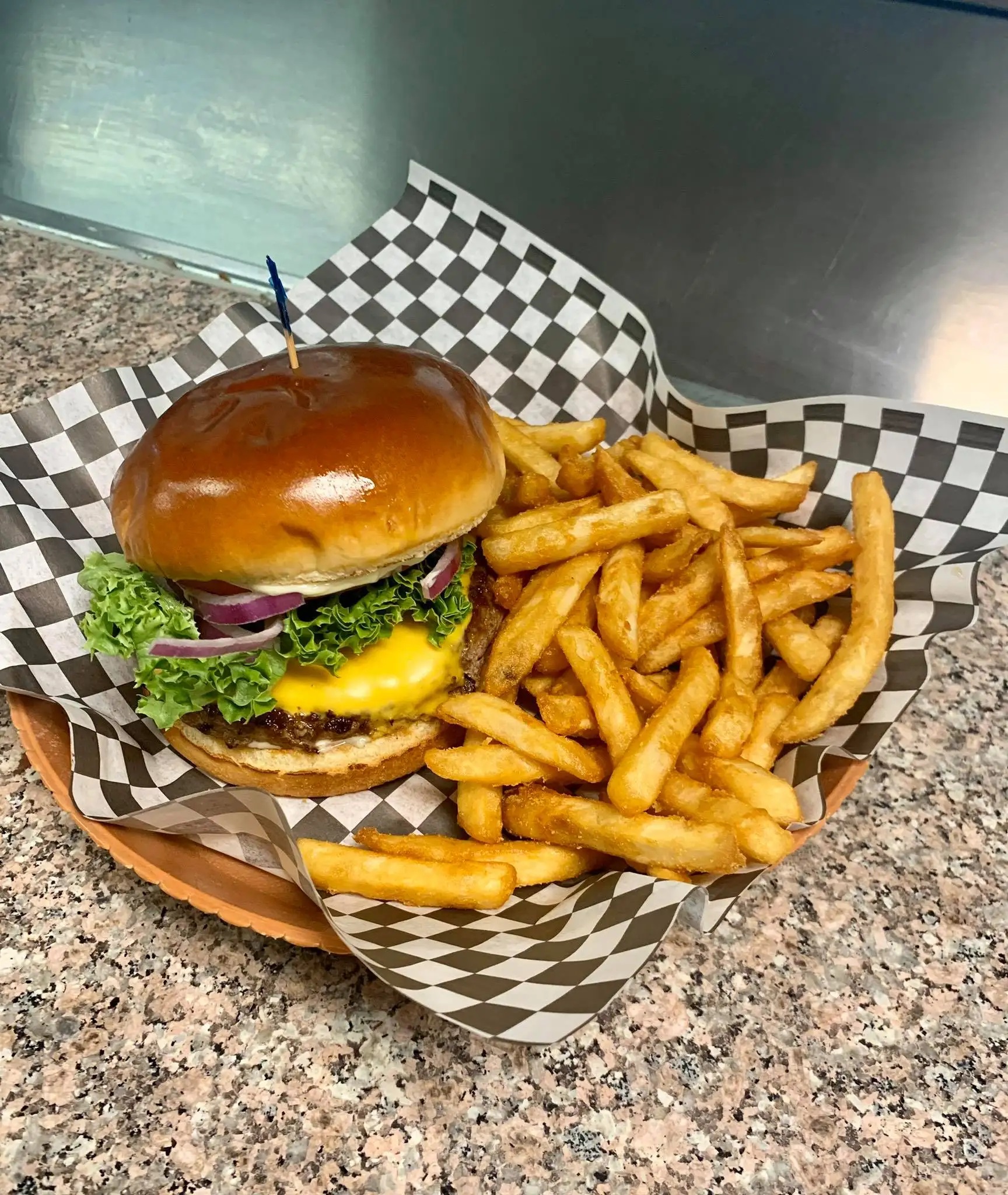 Local's Pub & Pizzeria
