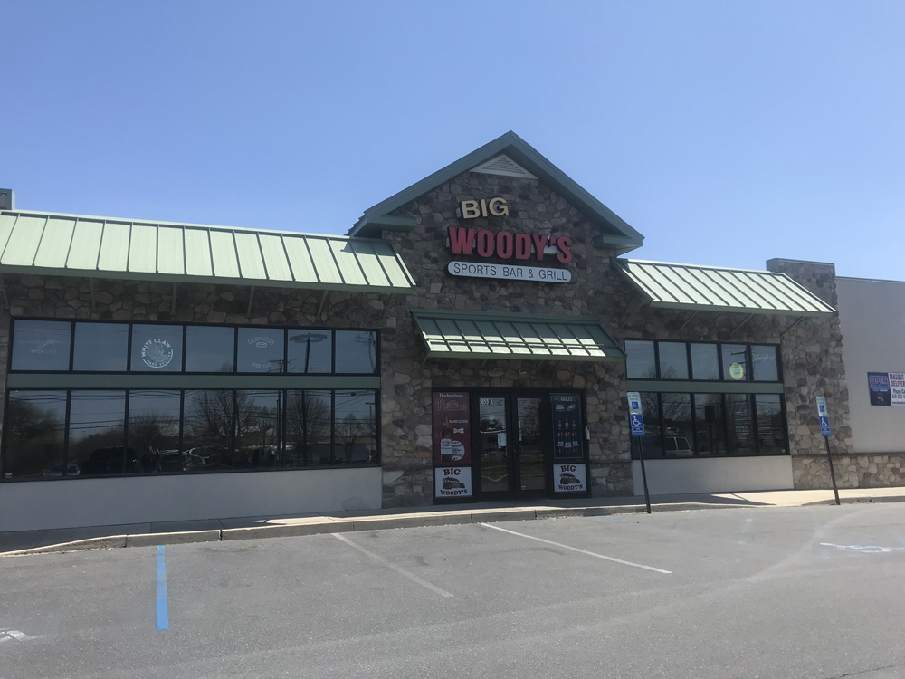 Big Woody's Bar & Grill
