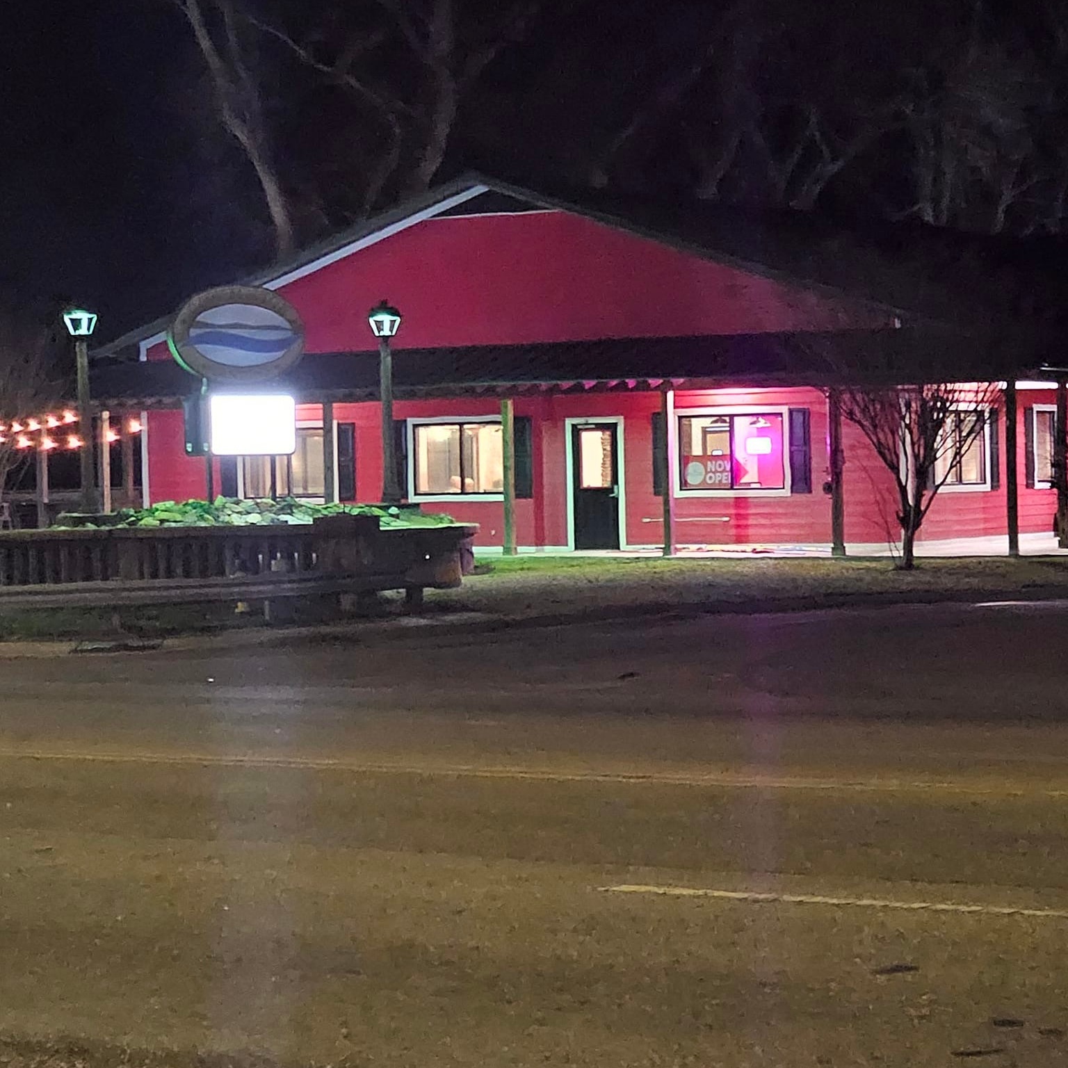 Melvin's At Riverside