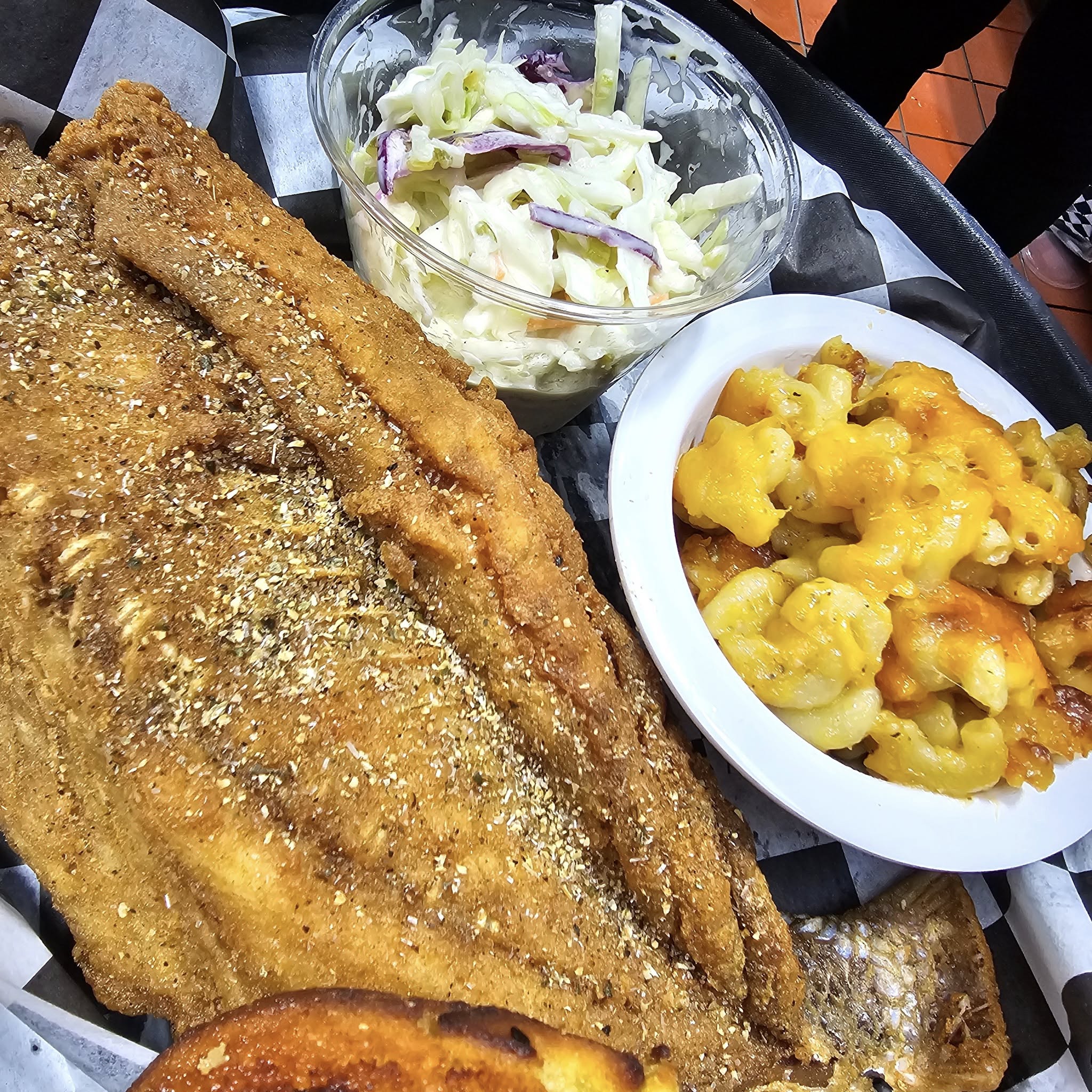 Melvin's At Riverside