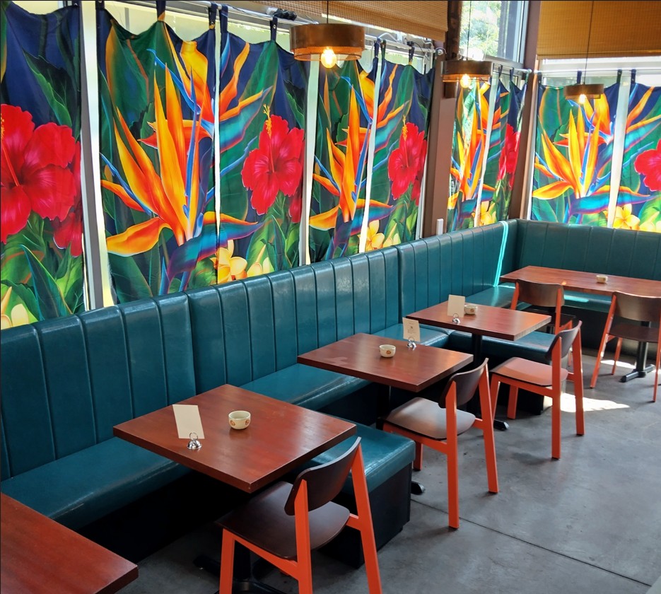 10th Island Tiki Bar and Grill