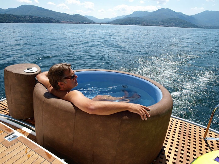 WhitePine Outdoors Pool & Spa Showroom